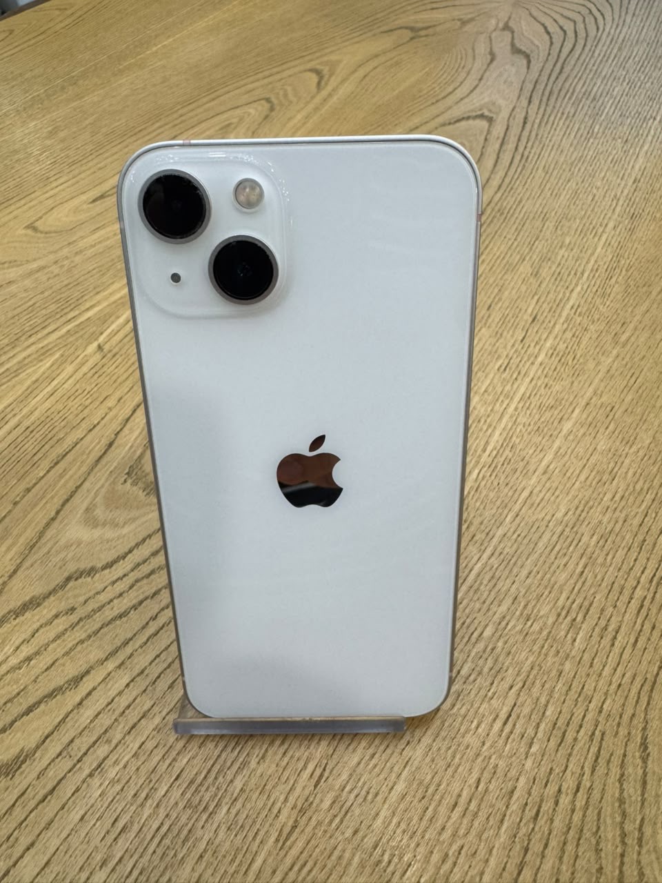 کارکرده : آیفون ۱۳ نرمال حافظه ۱۲۸ گیگابایت و رم ۴ گیگابایت سفید چین iPhone 13 128 gb wh CHA