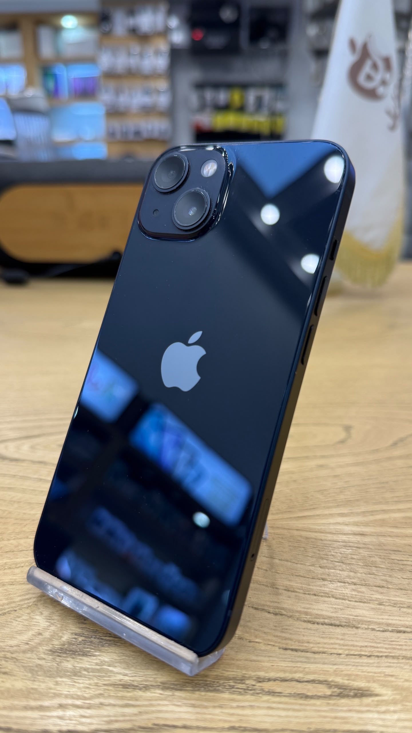 کارکرده : آیفون ۱۳ نرمال حافظه ۱۲۸ گیگابایت و رم ۴ گیگابایت آبی سنگاپور iPhone 13 128 Gb Blue ZAA